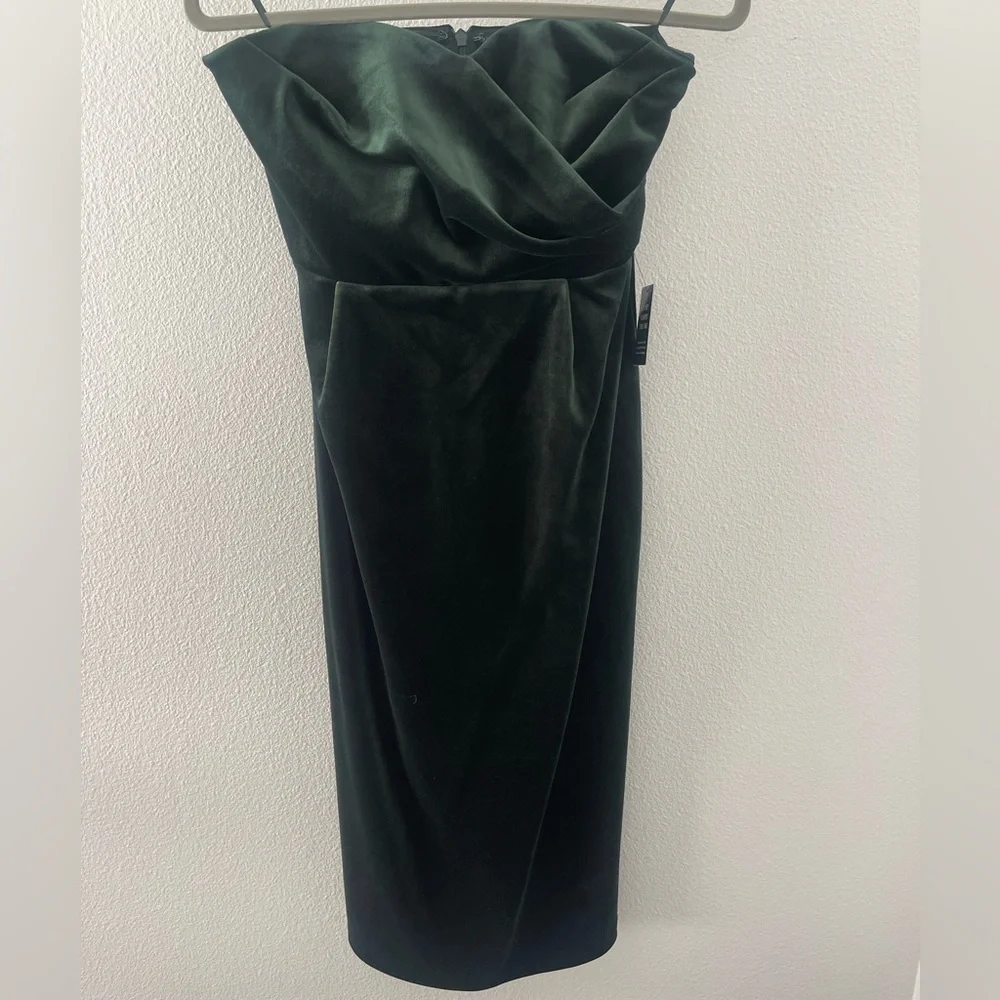 NWOT Express Strapless Velvet Dress in Forest Green - Picture 3 of 6